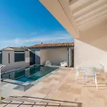 Avec Piscine Exterieur Vila