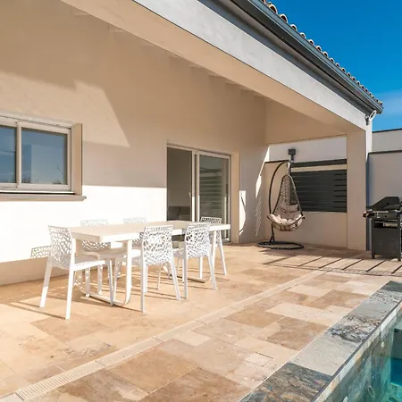 Avec Piscine Exterieur Saint-Genies-de-Malgoires